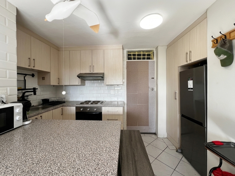 1 Bedroom Property for Sale in Sea Point Western Cape